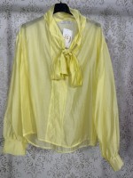 BLUSA DE CEDA CON LAZO EN EL CUELLO