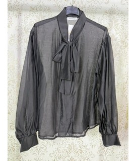 BLUSA DE CEDA CON LAZO EN EL CUELLO