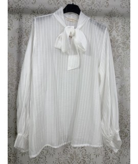 BLUSA DE CEDA CON LAZO EN EL CUELLO